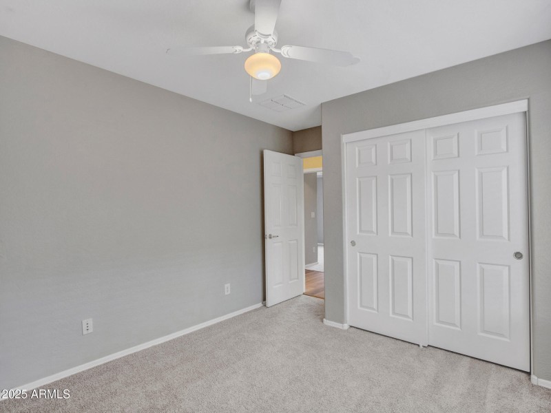 17-Bedroom-(2)