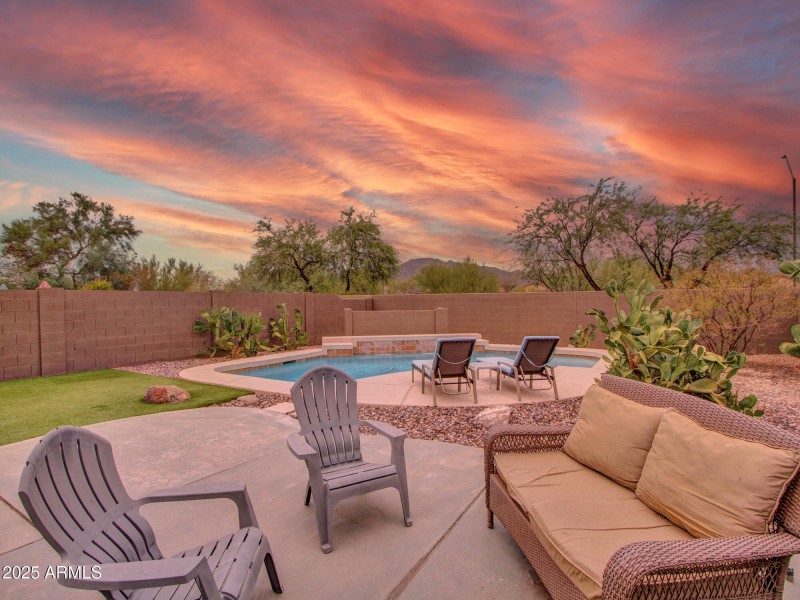 08-Patio-(sunset)