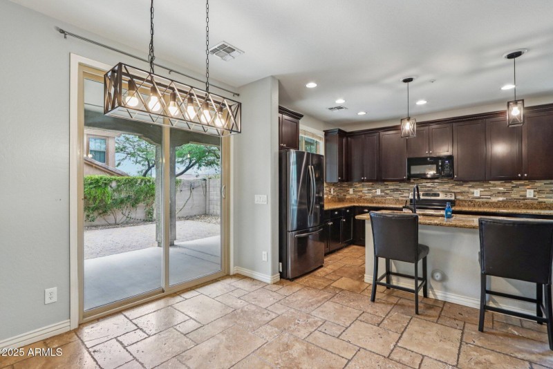 18-web-or-mls-W Palo Brea Ln-L2608-016