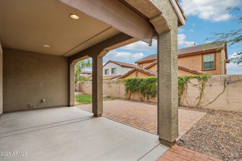 44-web-or-mls-W Palo Brea Ln-L2608-042