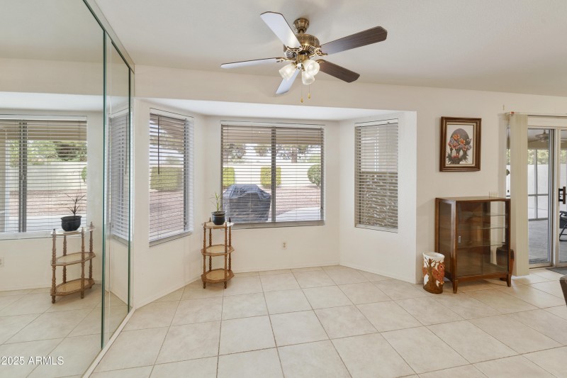 Kitchen eating area