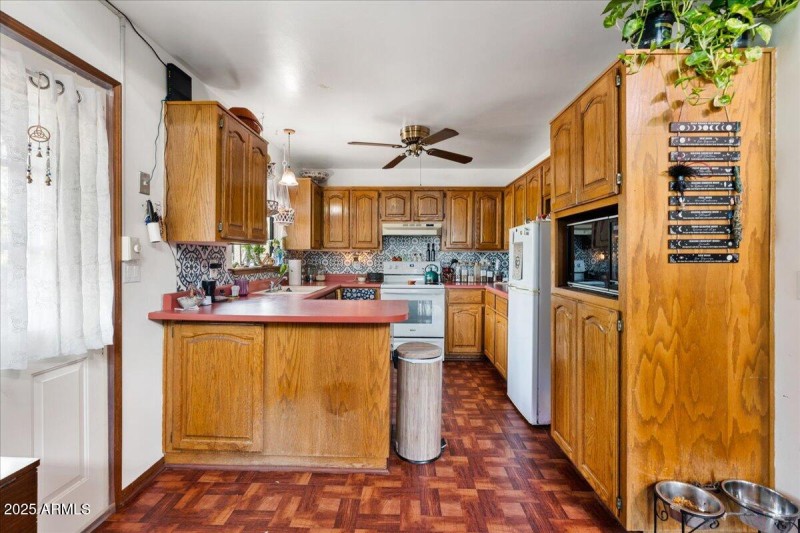 09-Kitchen