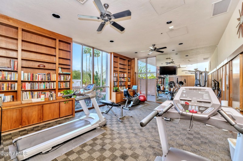 2323 N Central Ave-large-037-006-2323 N