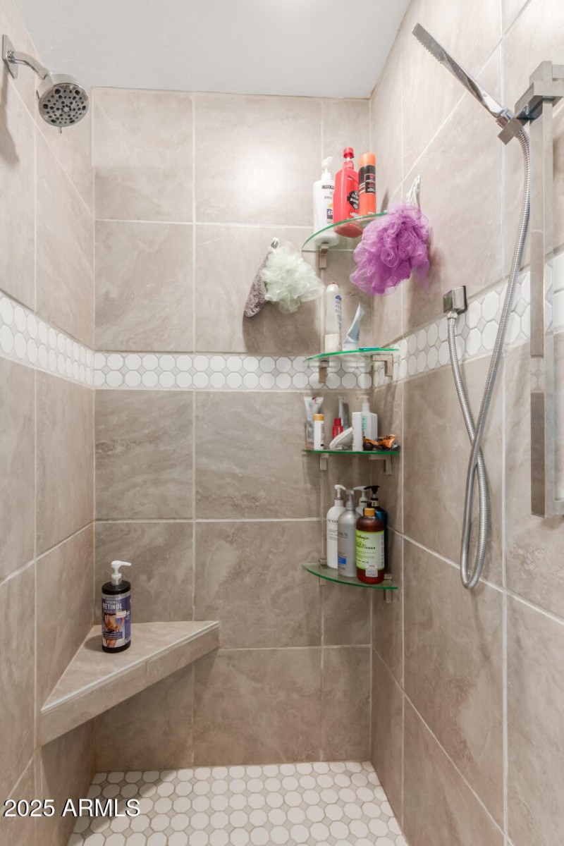 19 Master Bathroom