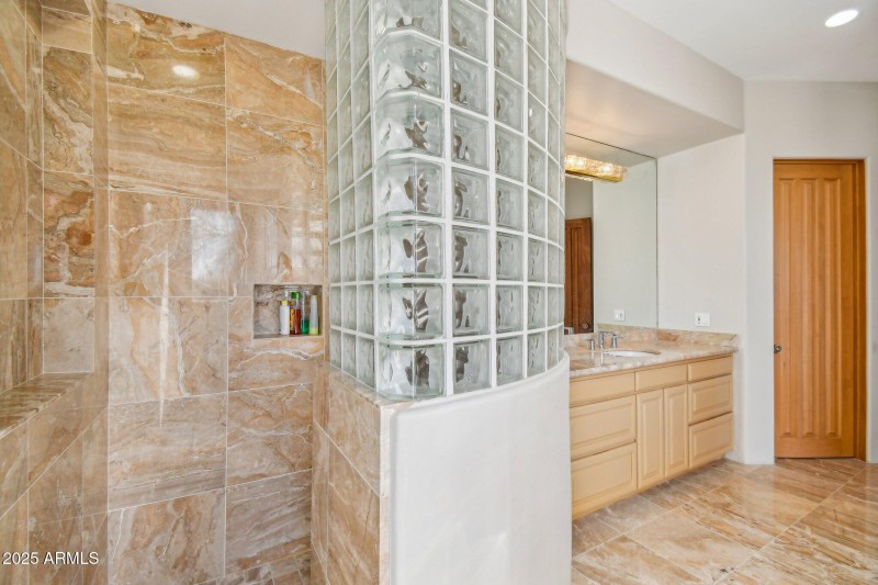 2nd bedroom suite shower