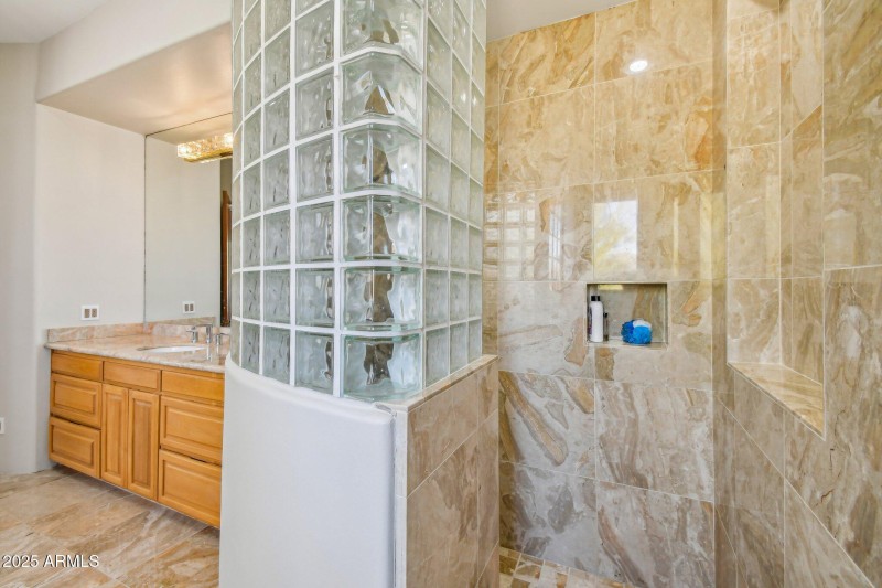 3rd bedroom suite shower