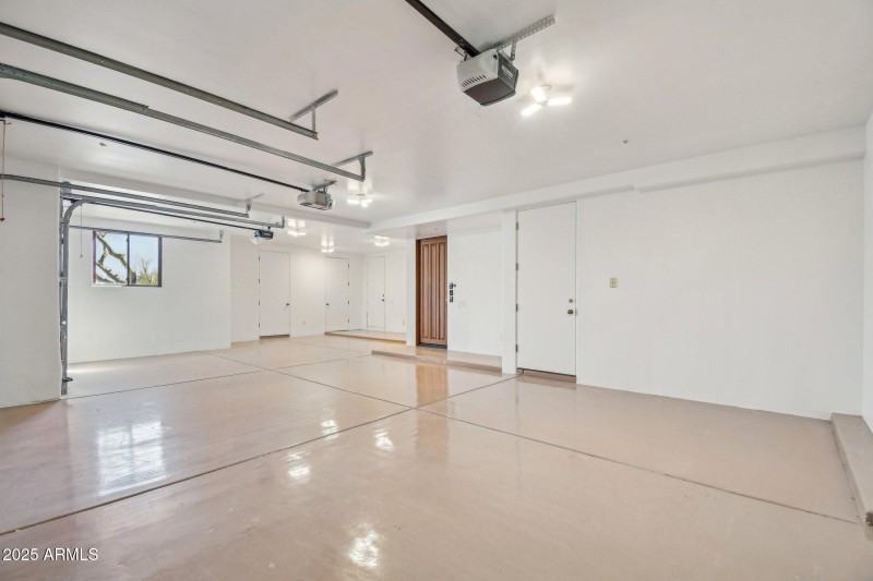 43-web-or-mls-E Sundance Trail-043