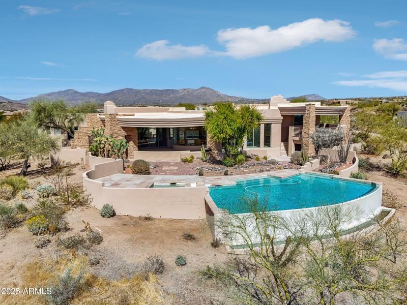 Back of house from golfcourse