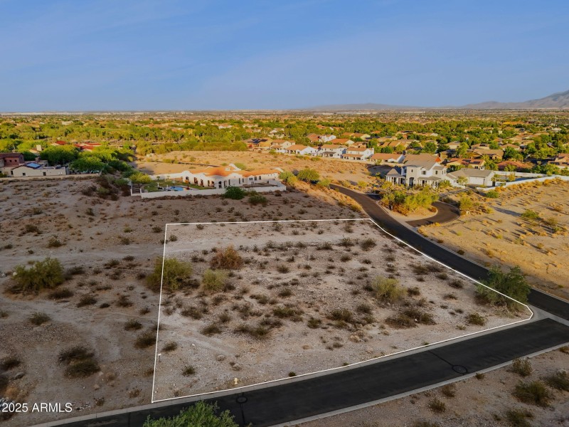 2-web-or-mls-3249-w-highlands-dr