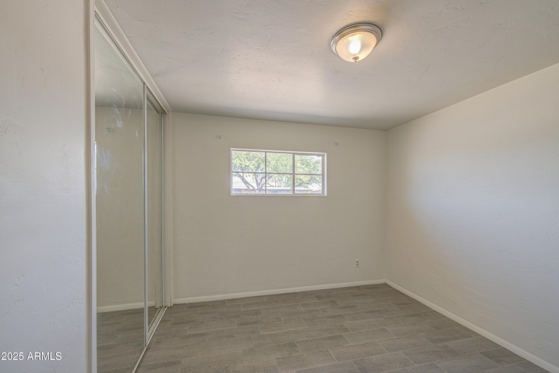 Bedroom 1-pic 1