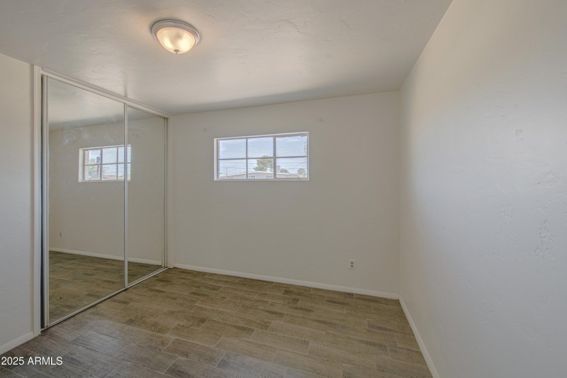 Bedroom 1-pic 2