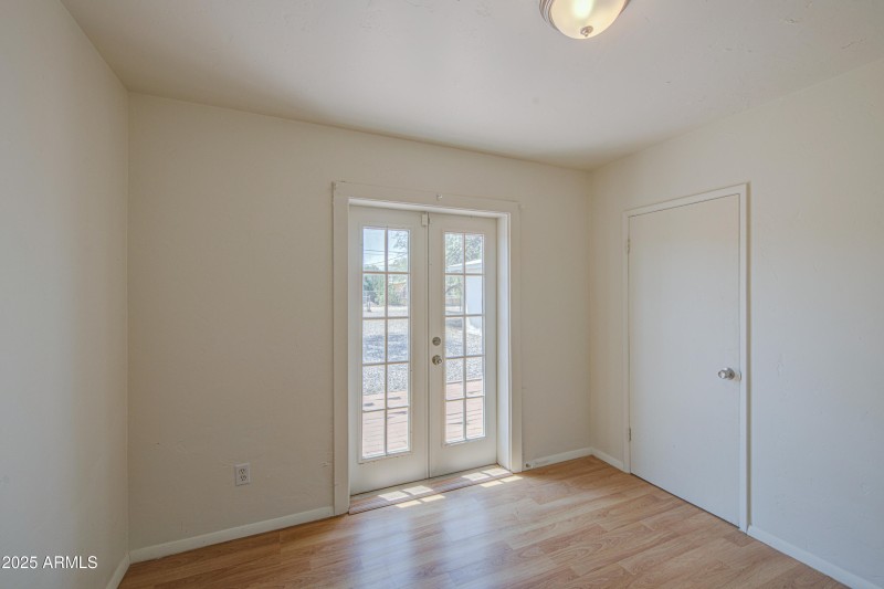 Bedroom 2-pic 2