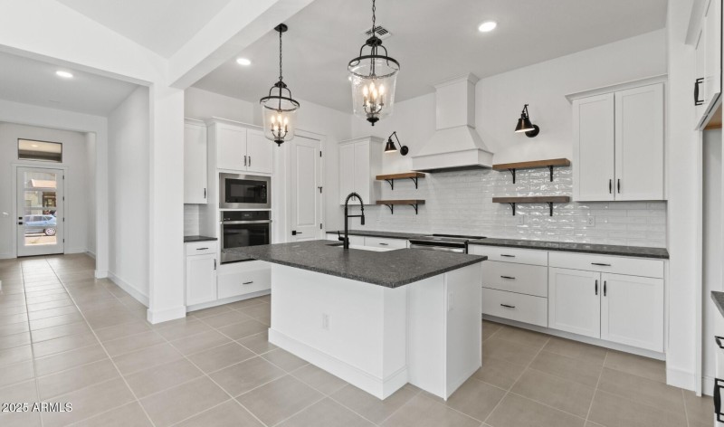 Edgewood Lot #1 Kitchen 2 (Large)