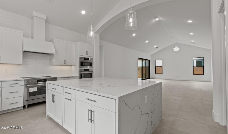 Edgewood Lot #101 Kitchen 3 (Large)