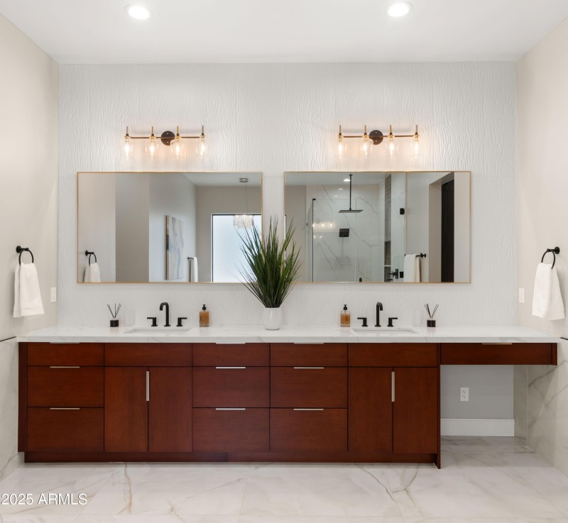 Dual Sinks in Primary Bathroom