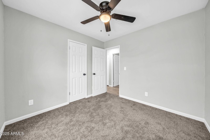 4301 E Bluefield Ave-27