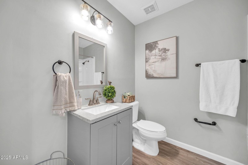 4301 E Bluefield Ave-28