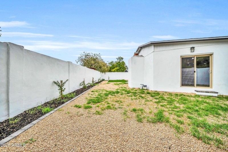 4301 E Bluefield Ave-31