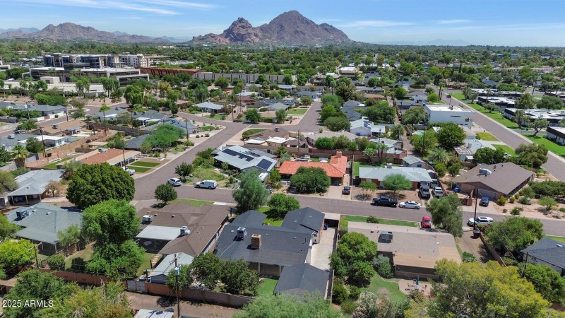4642 N 31st St-large-004-006-DJI 0011-15