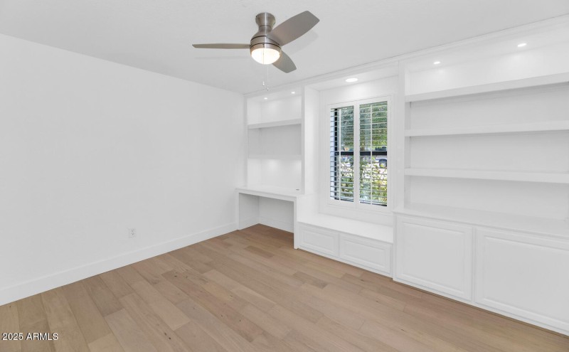 4642 N 31st St-large-026-013-TOD6232-150