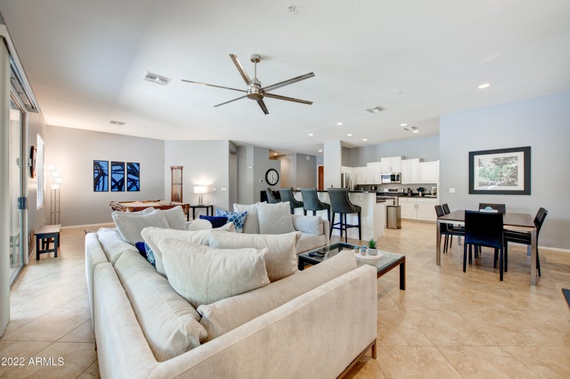 005_Family & Dining Room