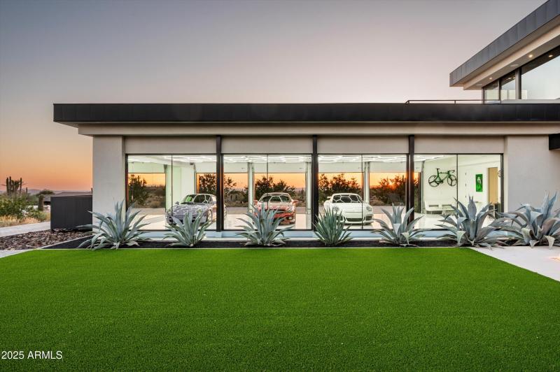 Showcase temperature controlled garage