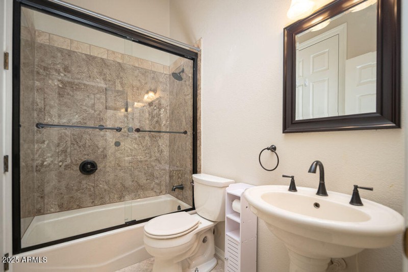 Bedroom 4 Ensuite Bathroom