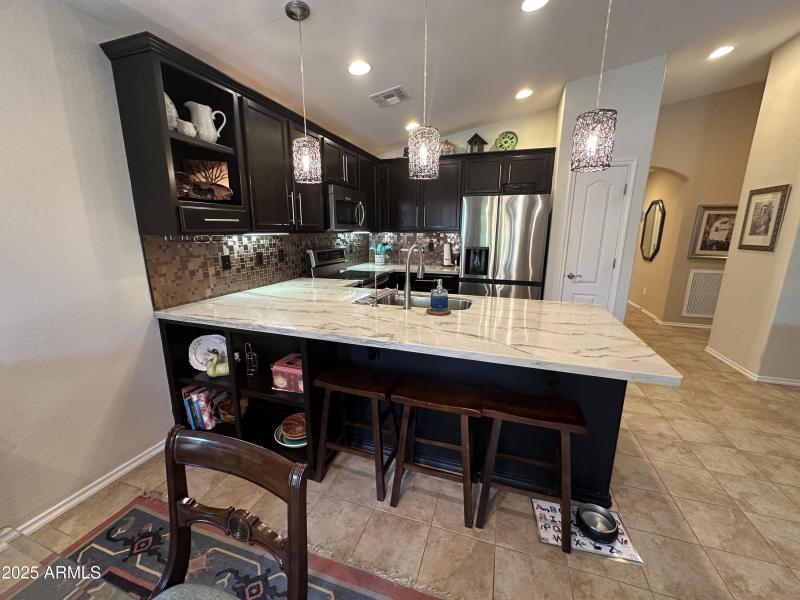 Kitchen/Breakfast Bar