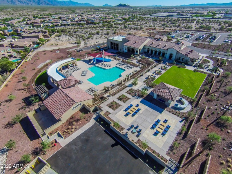 50. Estrella Presidio Residents Club