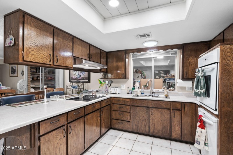 10__6249 E University Dr