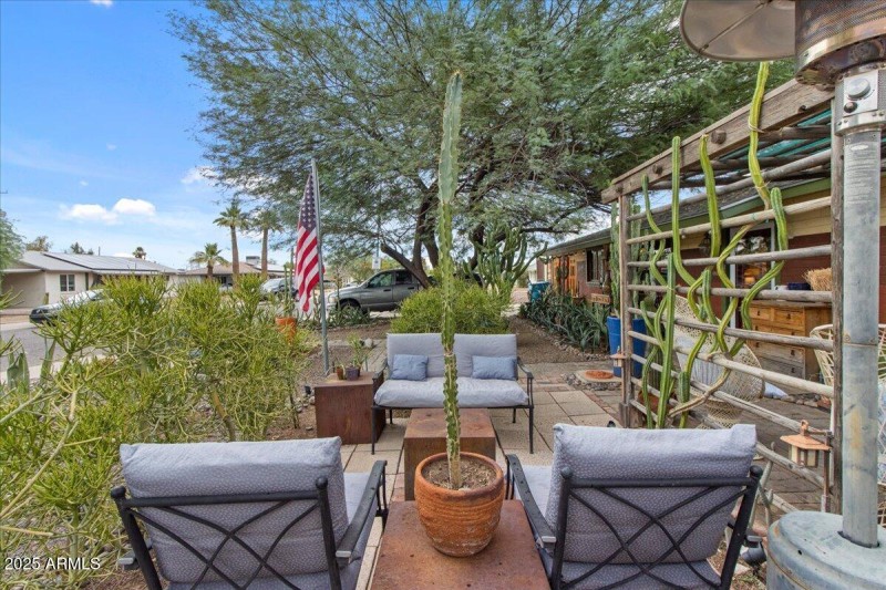 05-Front patio