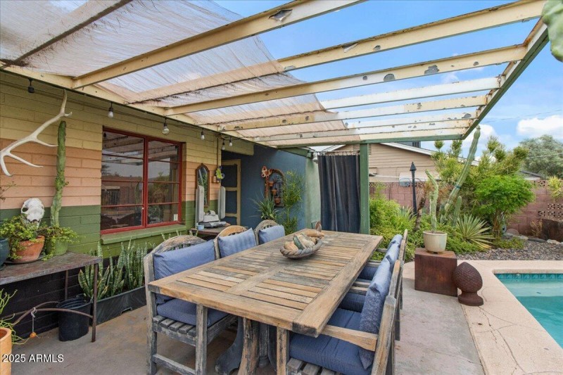 27-Back patio
