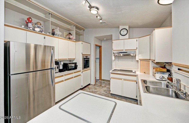 06-Kitchen