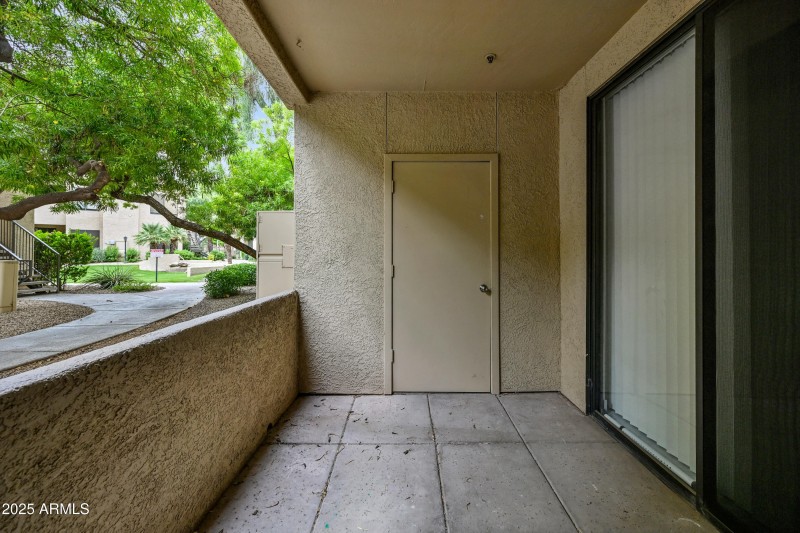 6-4925EDCA149-ocupix