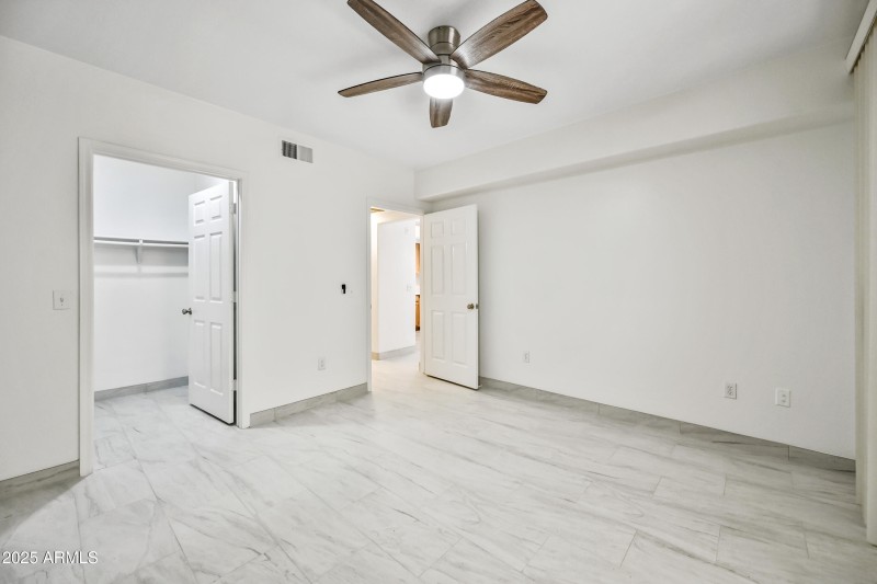 18-4925EDCA149-ocupix