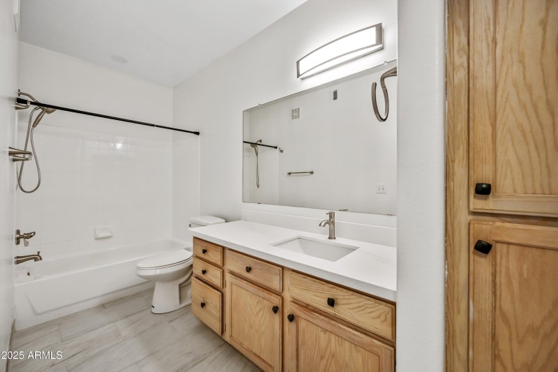 20-4925EDCA149-ocupix