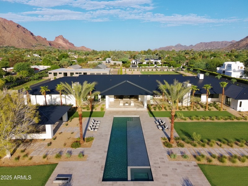 Rare 3.2 Acre Estate