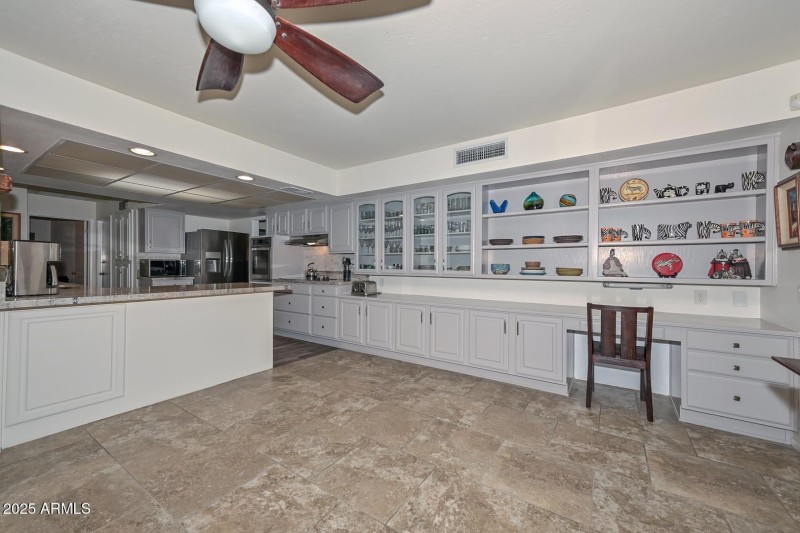 Breakfast Room-Buffet