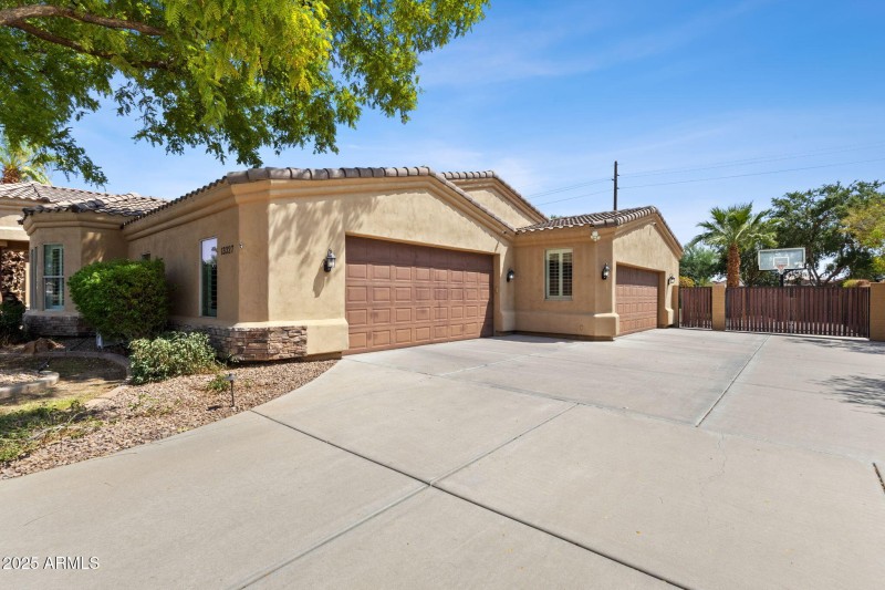 4 Car Garage