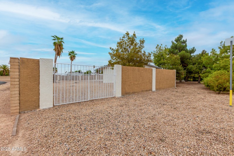 RV Gate