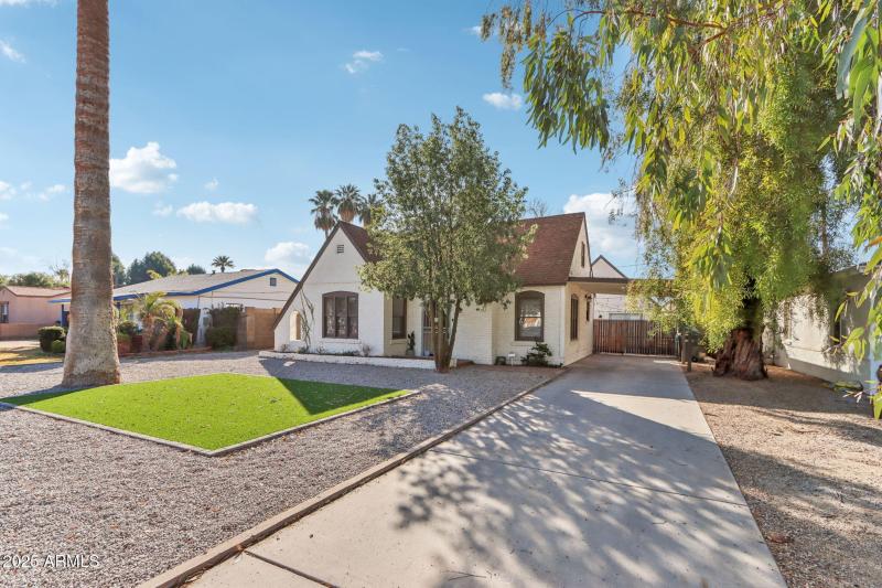 6-web-or-mls-E Weldon Ave-004