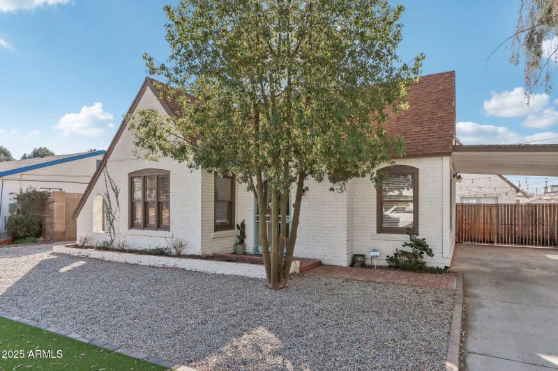 7-web-or-mls-E Weldon Ave-005