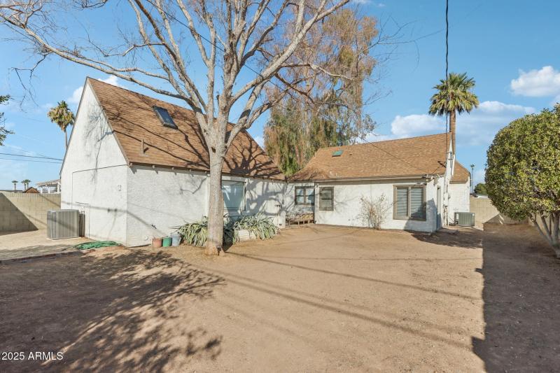 38-web-or-mls-E Weldon Ave-036