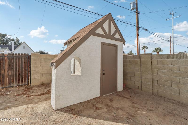 39-web-or-mls-E Weldon Ave-037