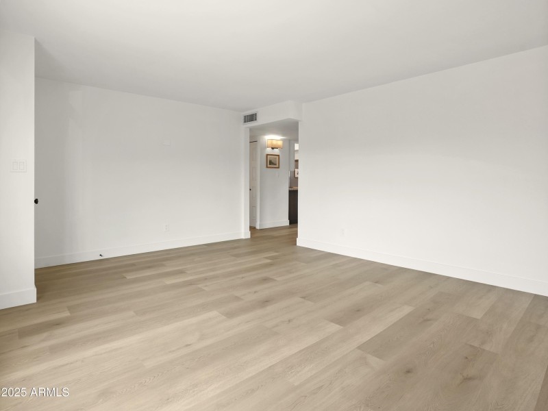 3 LR Vacant