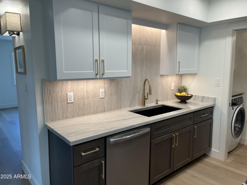 6 Kitchen