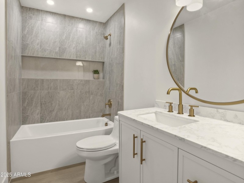 26 Hall Bath
