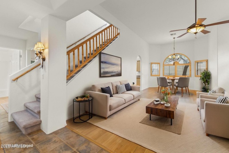 Virtually stage front