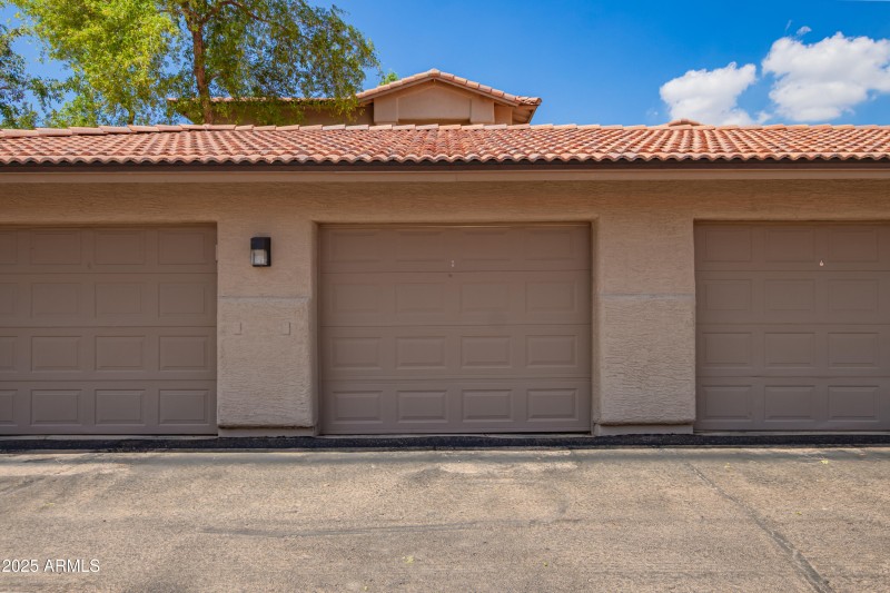 1 Car Garage