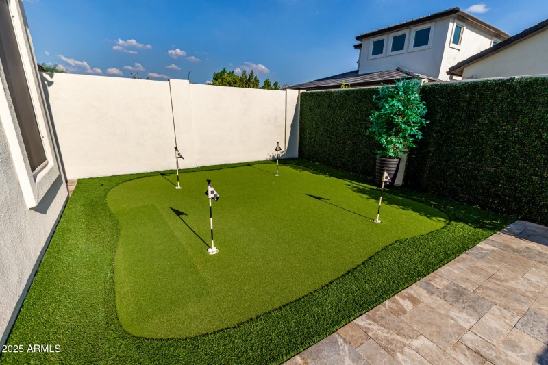 48 Shady Glen